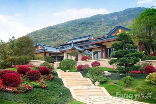 要知道，从都国际庄园的业主大多是企业家，他们可能在世界各地有很多房子。但是，在财富到达他们这个量级的时候，如何能够使生活更高雅，更接近世界先进生活方式，这是侨鑫一直在尝试的课题，也是当今企业家所面临的难题。